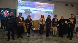 wspólne zdjęcie prelegentów z organizatorami.