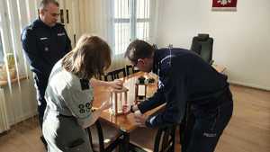 Odpalanie światła przez Komendanta.