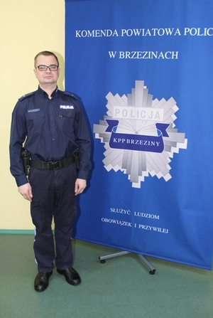 aspirant sztabowy Sławomir Stańczyk - dzielnicowy gminy Rogów - rejon służbowy numer 6.