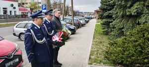 Komendant Powiatowy Policji w Brzezinach wraz z I Zastępcą Komendanta Powiatowego Policji w Brzezinach oraz Jarosław Olbrychowski.